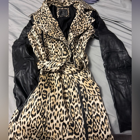 Guess Jacket - Picture 2 of 2